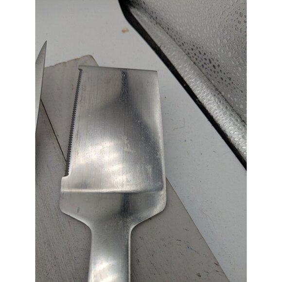 Set of 2 Vintage Vernco BBQ Utensils Fork/Can Opener Spatula/Bottle Opener Tongs - Picture 9 of 10